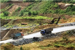 TUYẾN ĐƯỜNG CHUYỀN DÙNG VẬN CHUYỂN VẬT LIỆU XÂY DỰNG TRƯỚC NGÀY THÔNG XE